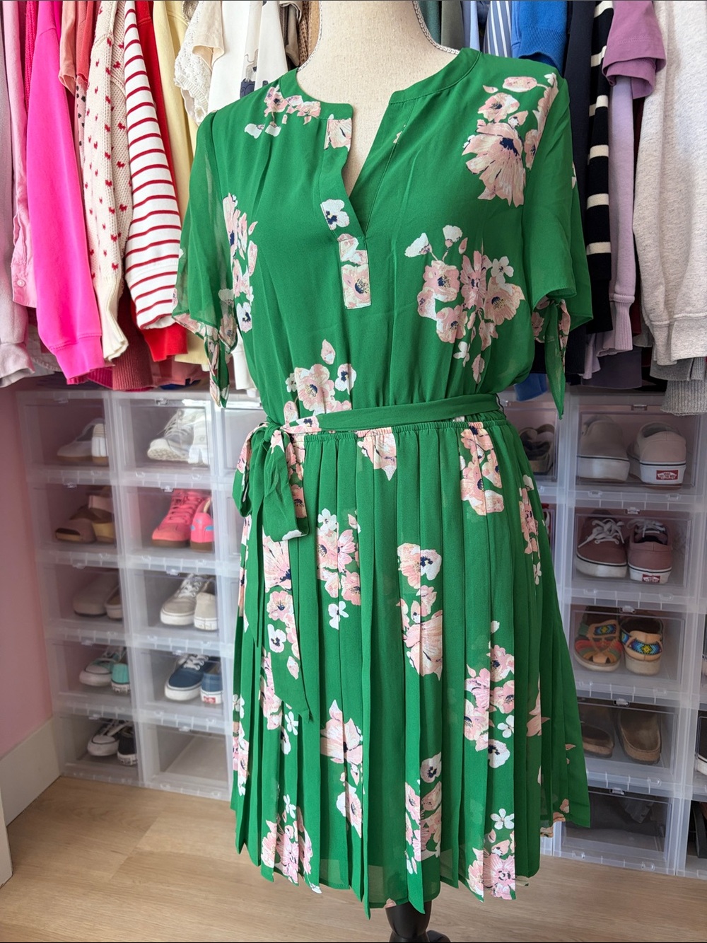 DR2 Green Floral Tie-Waist Pleated Dress with Pink Print